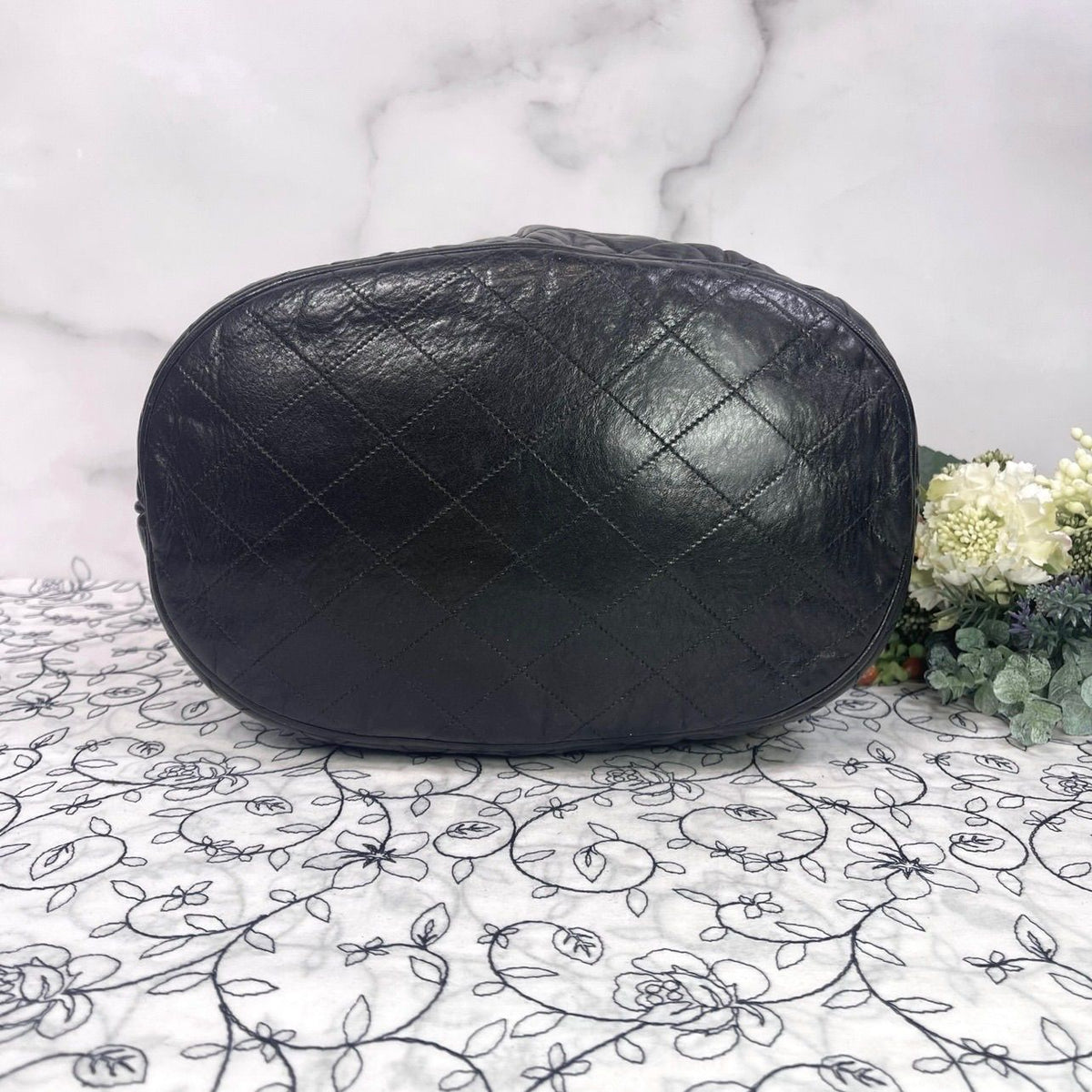Chanel Drawstring Quilted Chain Shoulder Bag Vintage — view 8