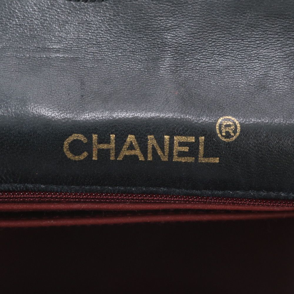 Chanel Quilted Chain Leather Shoulder Bag Crossbody Black — view 8
