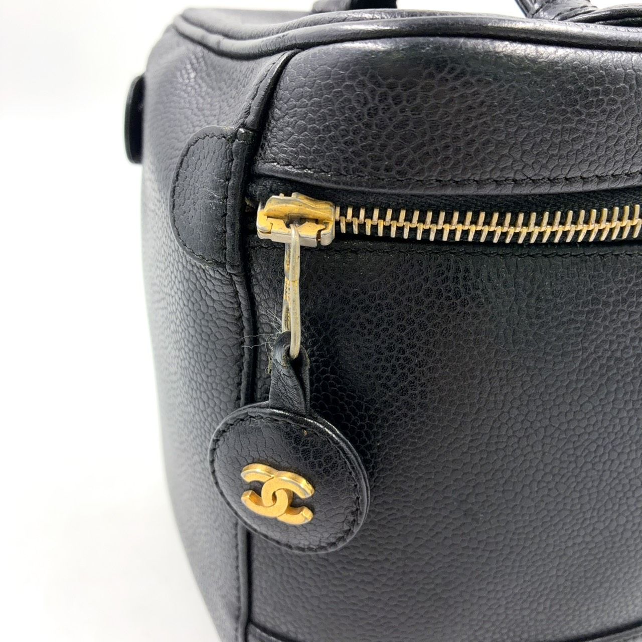 Chanel CC Logo Vanity Caviar Leather Black Pouch Gold — view 8