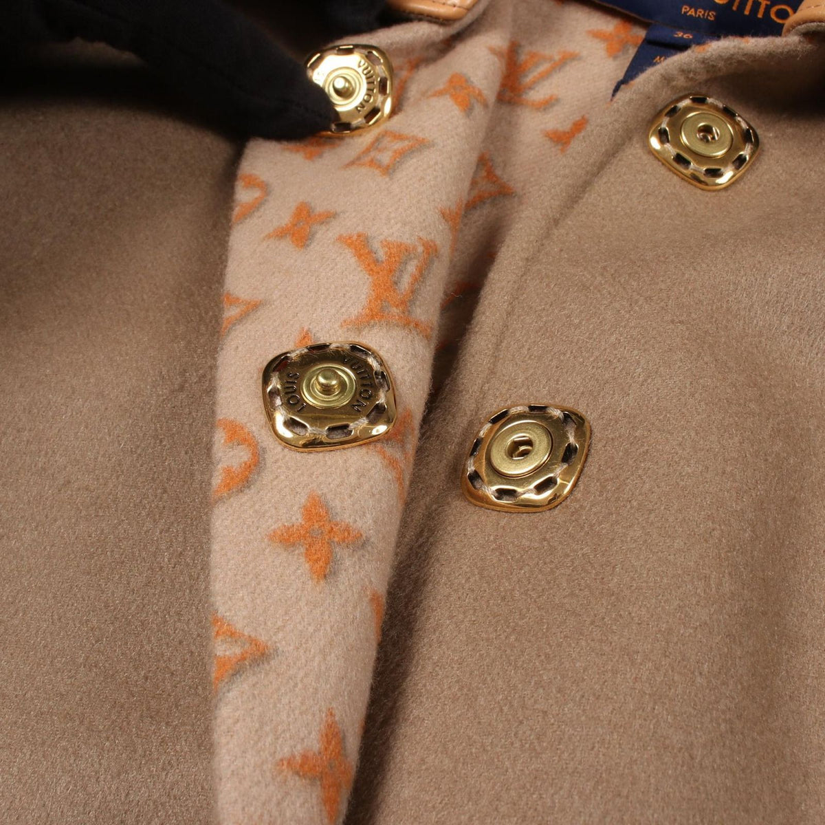 Louis Vuitton Removable Color Double Face Wool Silk Coat — view 8