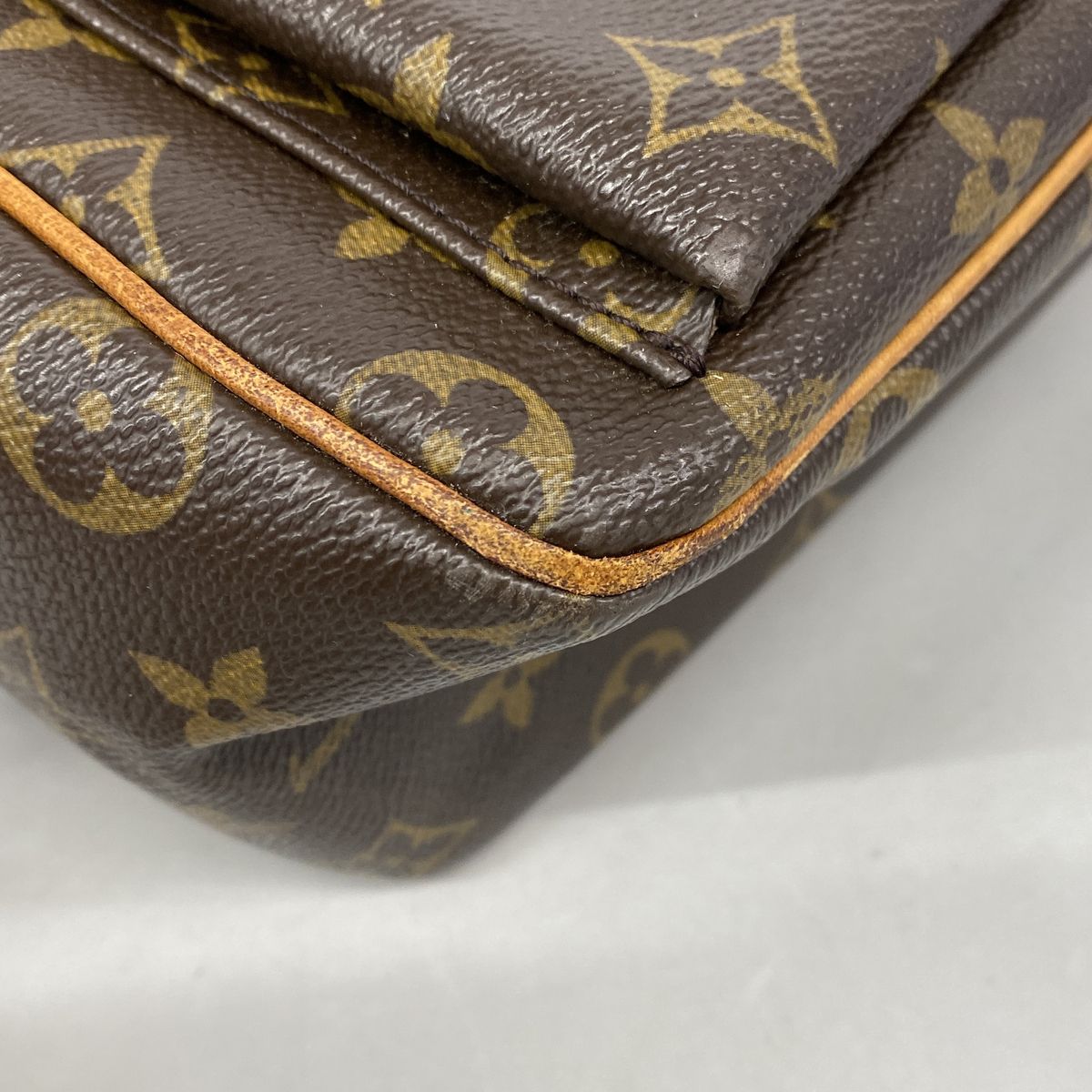 Louis Vuitton Shoulder Bag Monogram Viva-Cite GM Brown — view 8