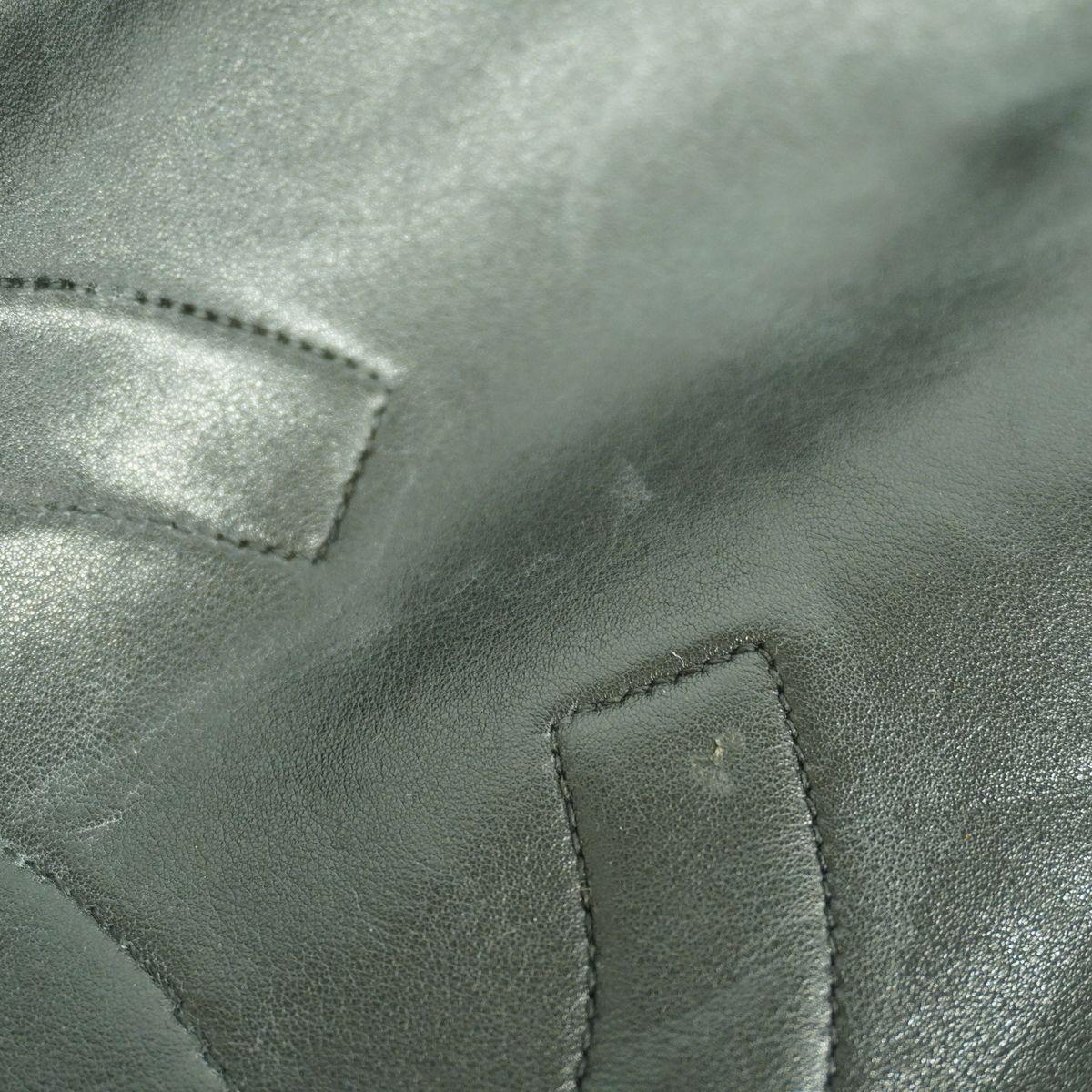 Chanel Tote Lambskin Black Gold — view 8
