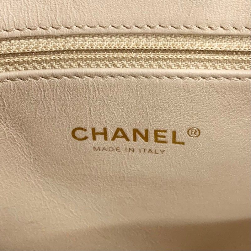 Chanel Business Affinity Shoulder Bag Beige Gold Quilted CC Logo Turnlock — view 8