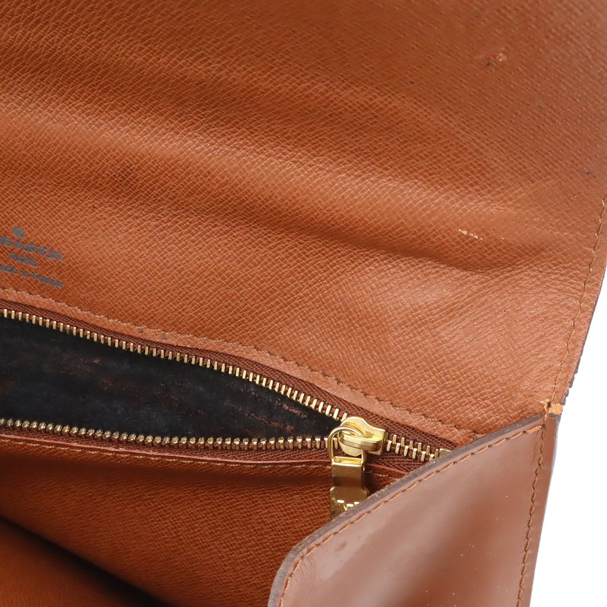 Louis Vuitton Monogram Monceau 26 Clutch 2-Way — view 8