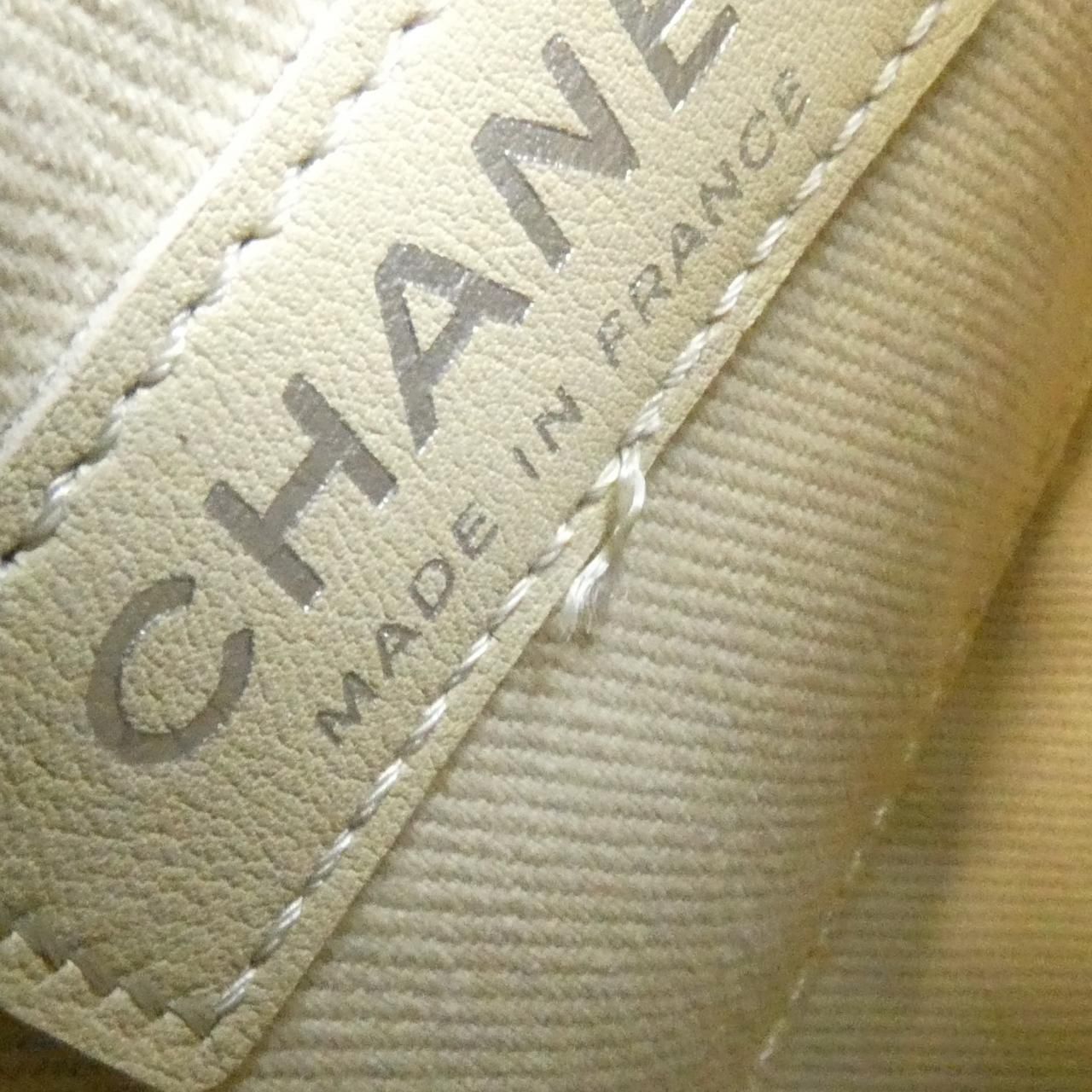Chanel Shoulder Bag Brown — view 8