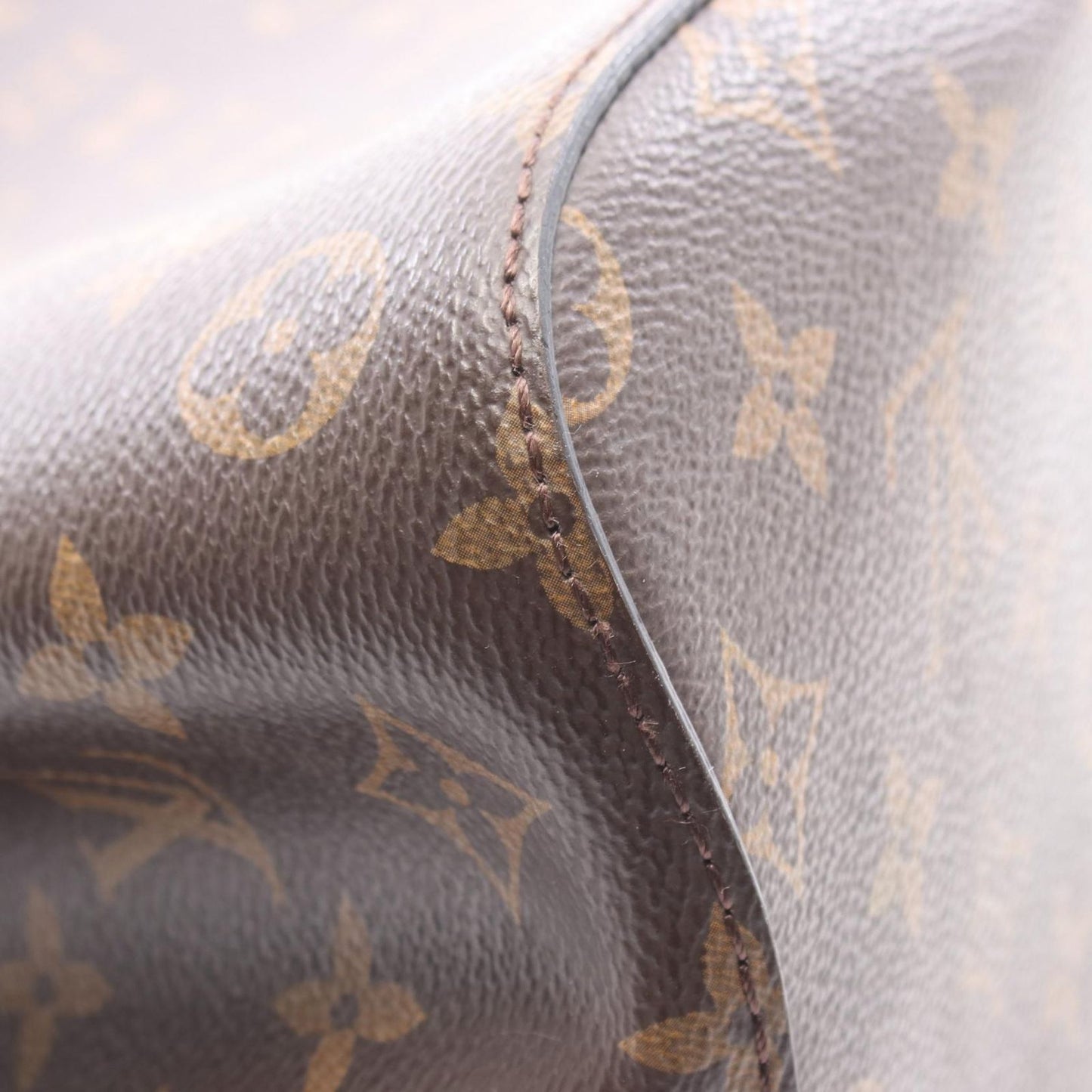 Louis Vuitton Shoulder Bag Neo Noe Noir Leather — view 6
