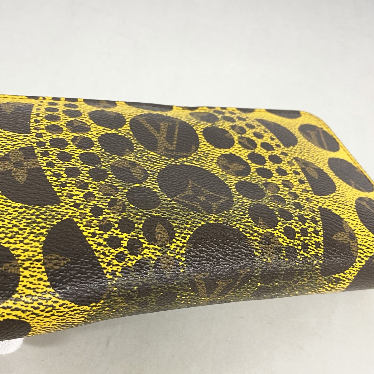 Louis Vuitton Wallet Monogram Pumpkin Dot Yayoi Kusama Zippy Jaune — view 8
