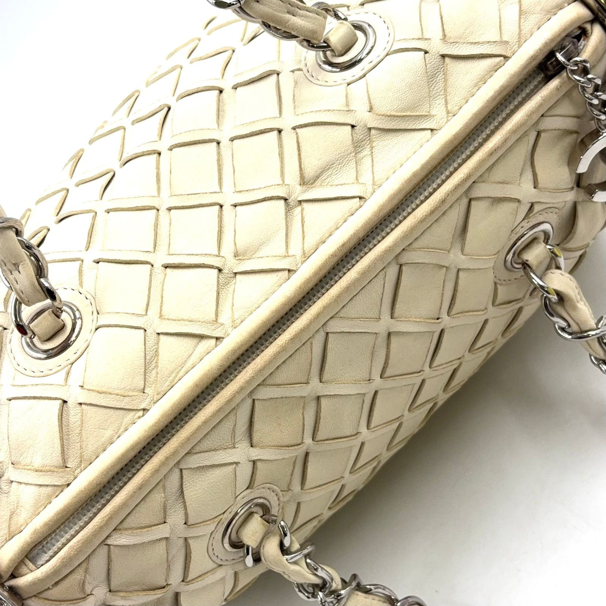 Chanel Ultimate Soft Quilted Lambskin Ivory Chain Handbag Silver — view 8
