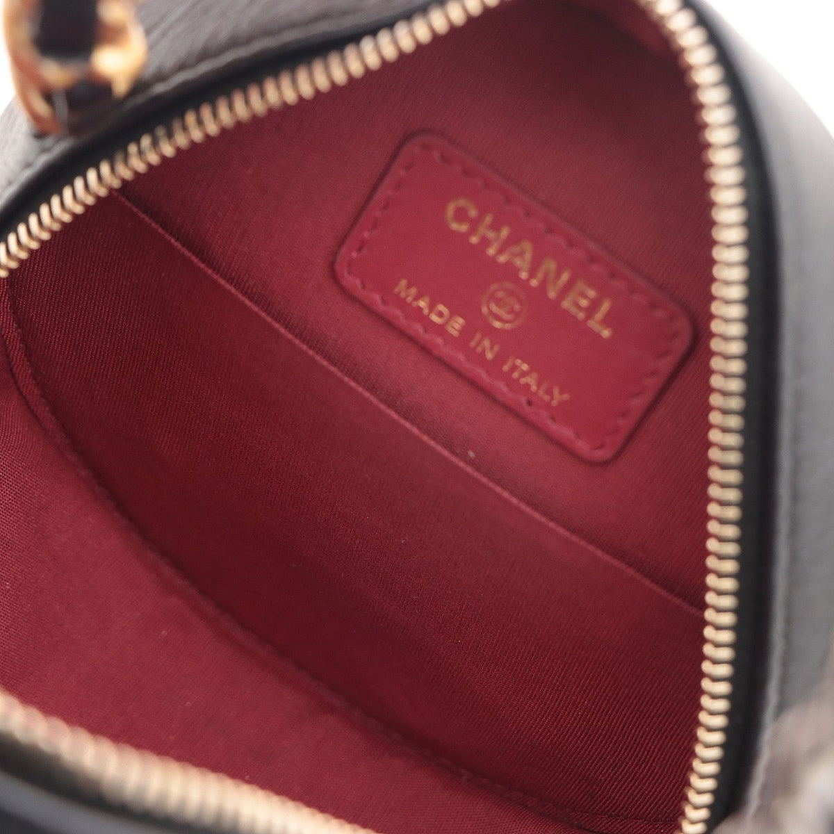 Chanel 19 Round Chain Shoulder Bag Leather Black Silver Ruthenium — view 8