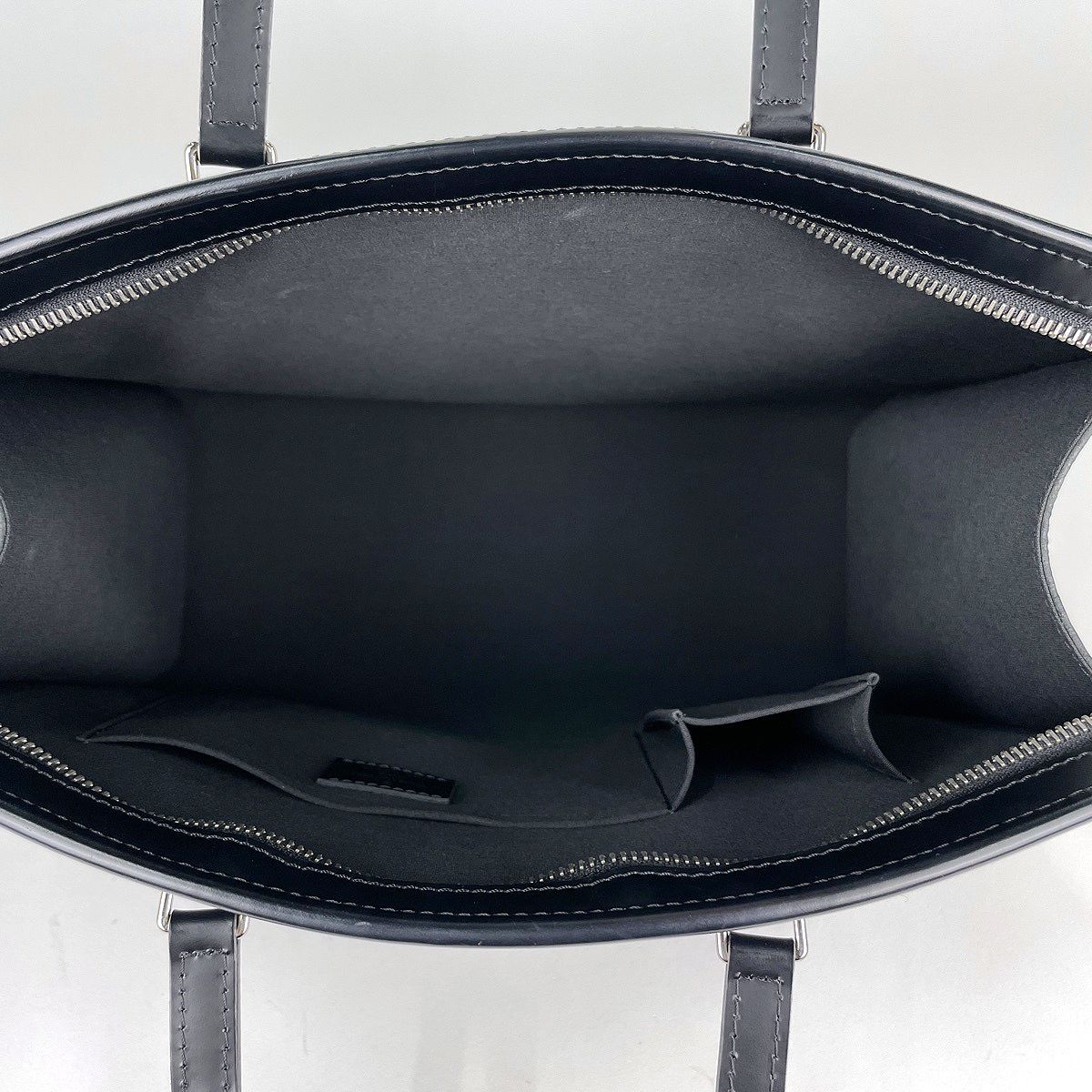Louis Vuitton Madeleine GM Shoulder Bag Epi Noir — view 6