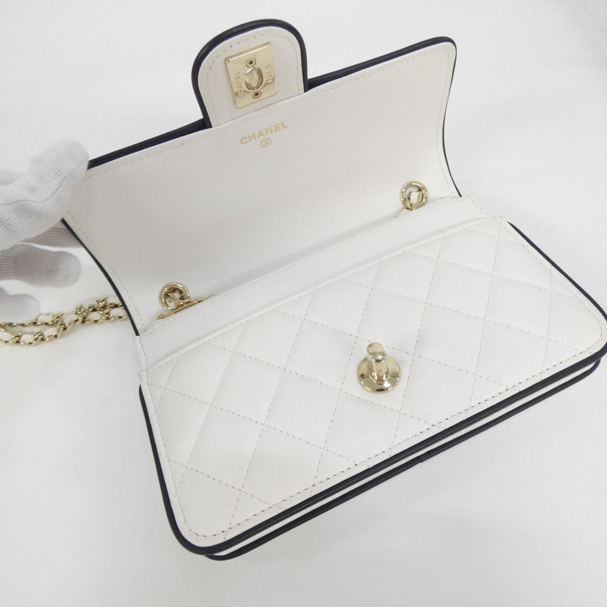 Chanel Chain Wallet Shoulder Bag — view 8