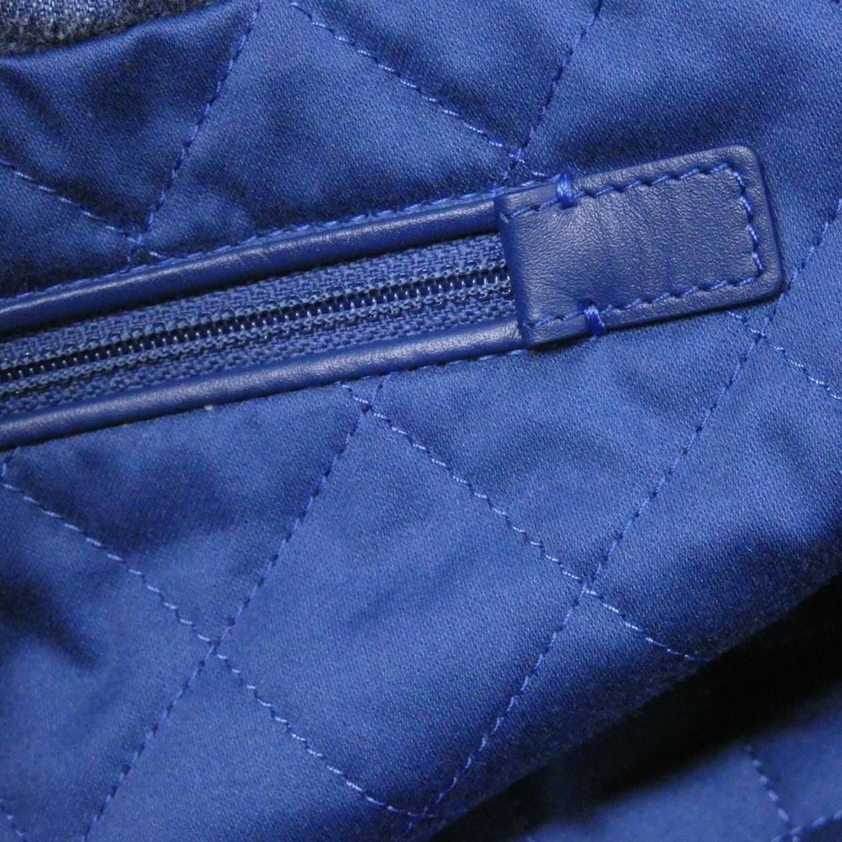 Chanel 22 Line Small Shoulder Bag — view 7