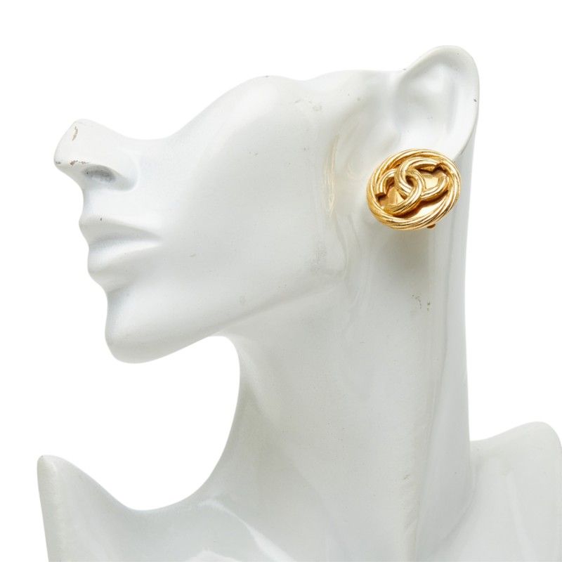 Chanel CC Logo Vintage Earrings Ear Clip 93P Round Gold Plated — view 5