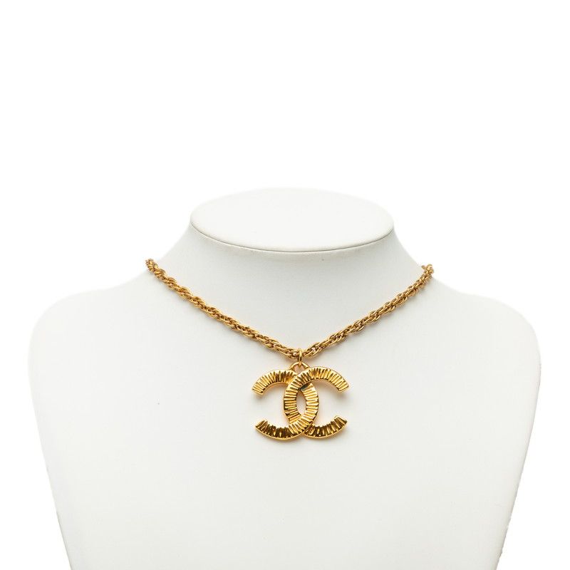 Chanel Vintage CC Logo Chain Necklace Gold Plated — view 7