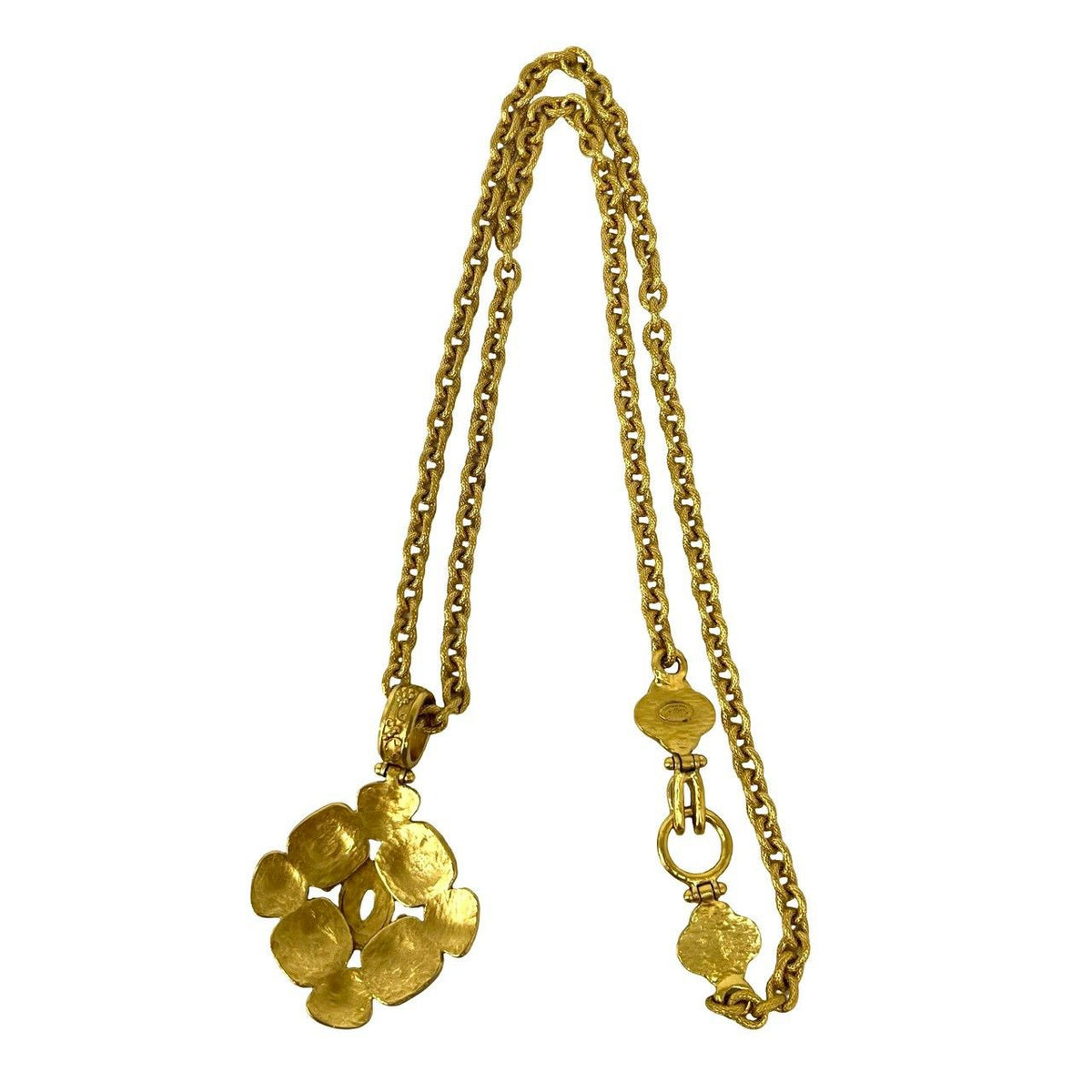 Chanel With Rice 96A CC Logo Clover Pendant Gold — view 6