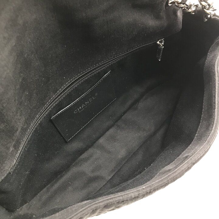 Chanel CC Logo Denim Camellia Chain Shoulder Bag Black — view 8