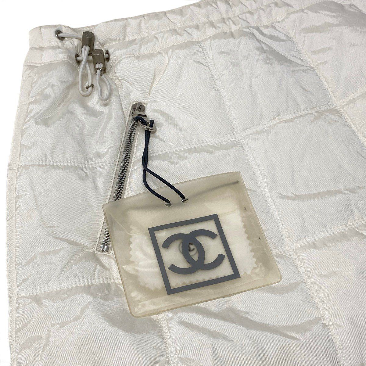 Chanel Sport 00A CC Logo Quilted Skirt Vintage CC White 34 — view 8