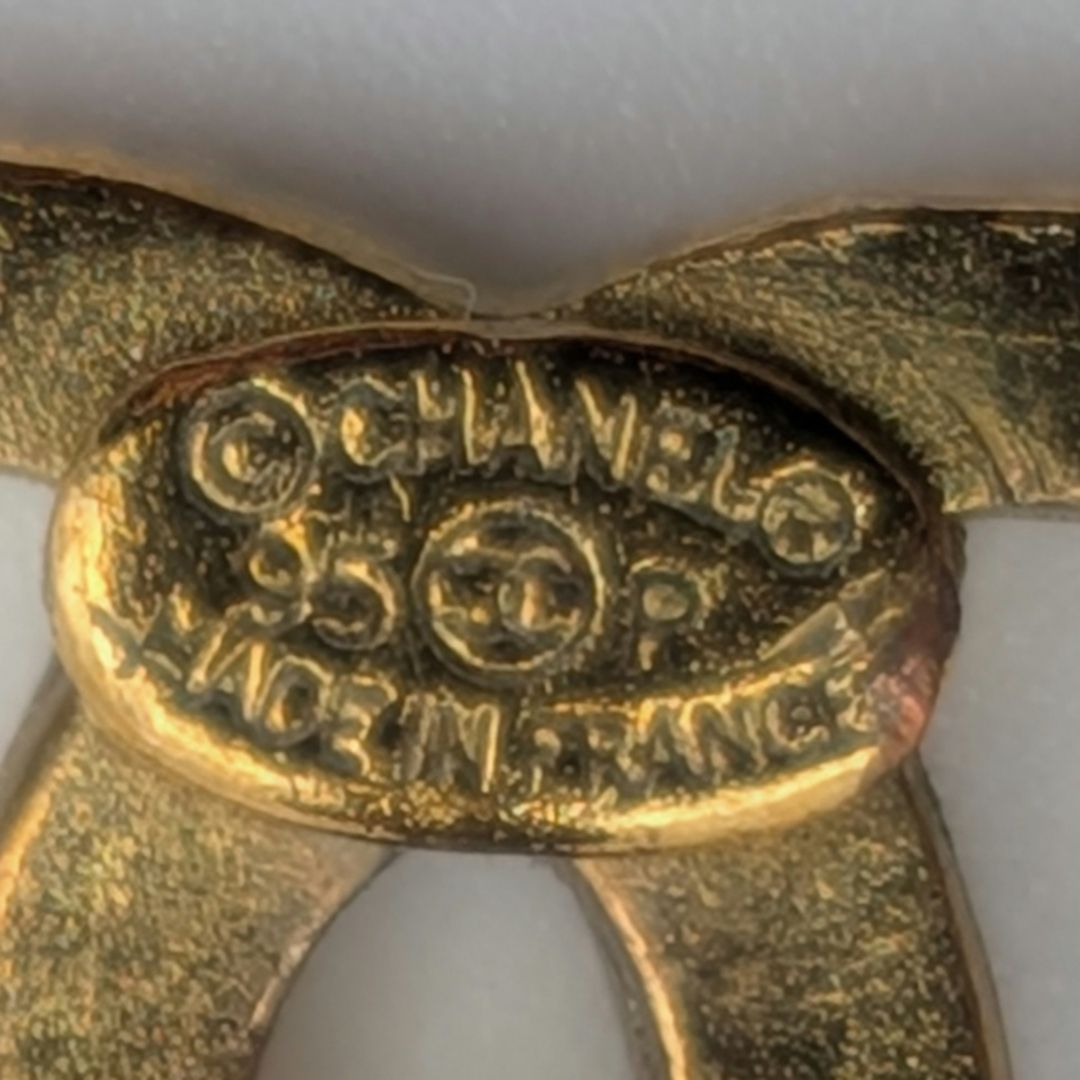 Chanel Single Earrings CC Logo Faux Pearl Drop Swing Gold 95P Vintage — view 7