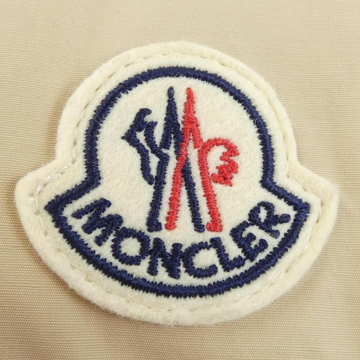 Moncler Sarracenia Jacket Beige — view 7