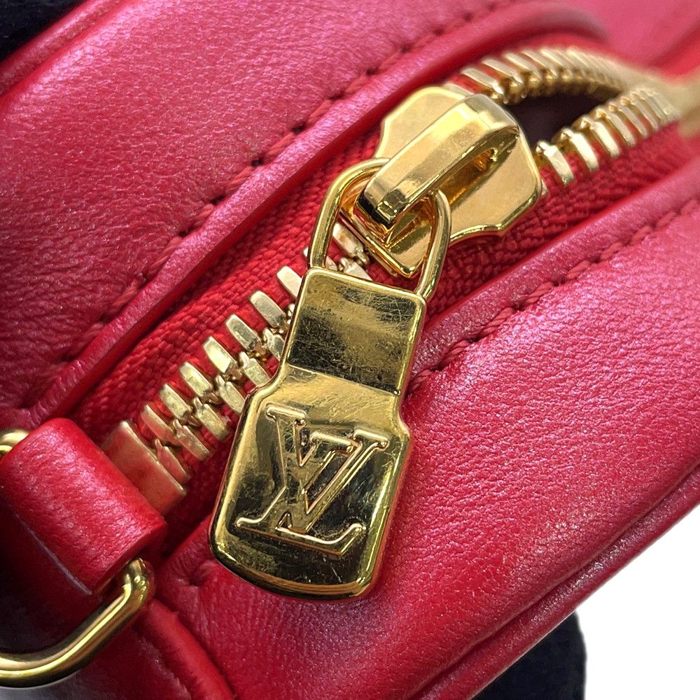 Louis Vuitton Chain Shoulder Bag Monogram Heart on Lambskin — view 8