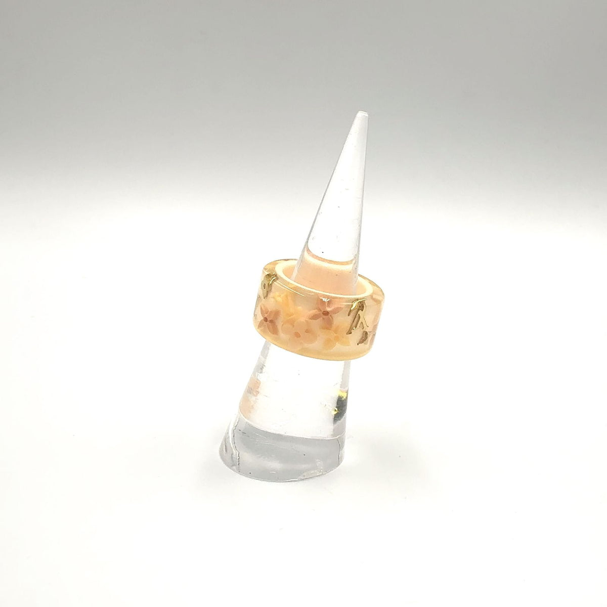 Louis Vuitton Bague Farandole Resin Ivory Pink Ring — view 8