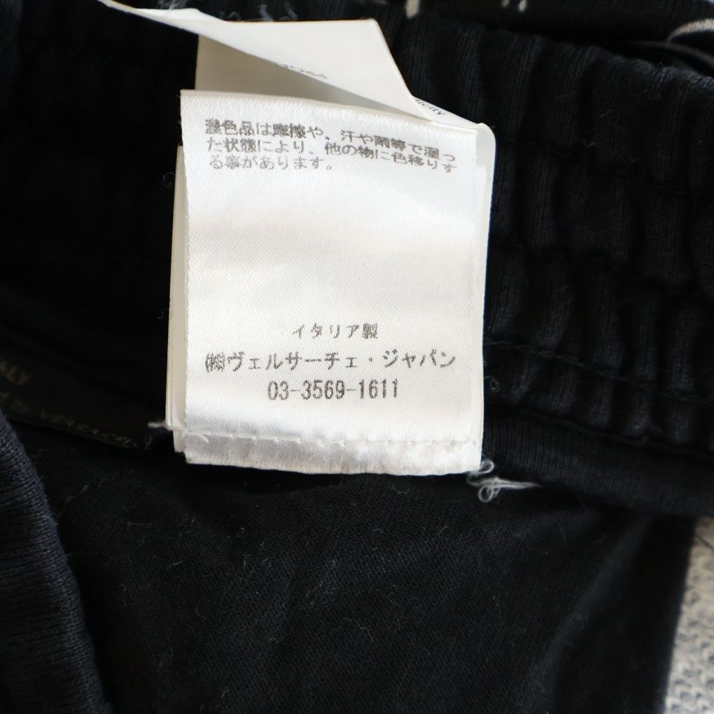 Versace Bandana Print All Over Shorts Pants Black — view 8
