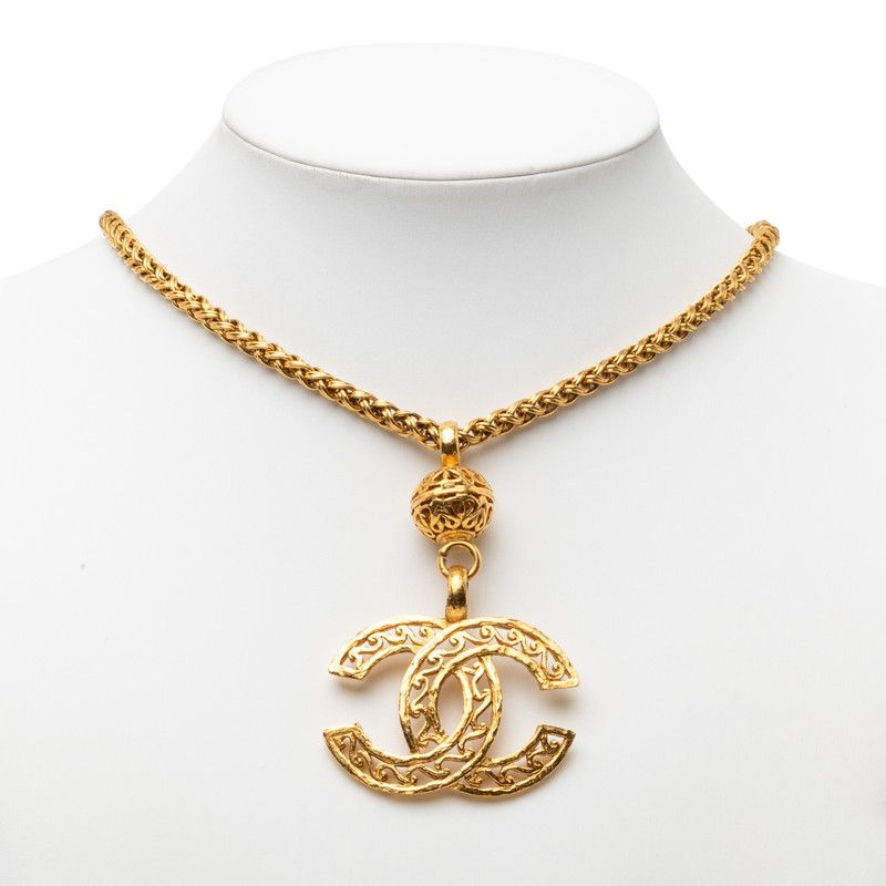 Chanel Vintage CC Logo Chain Necklace Gold Plated — view 6