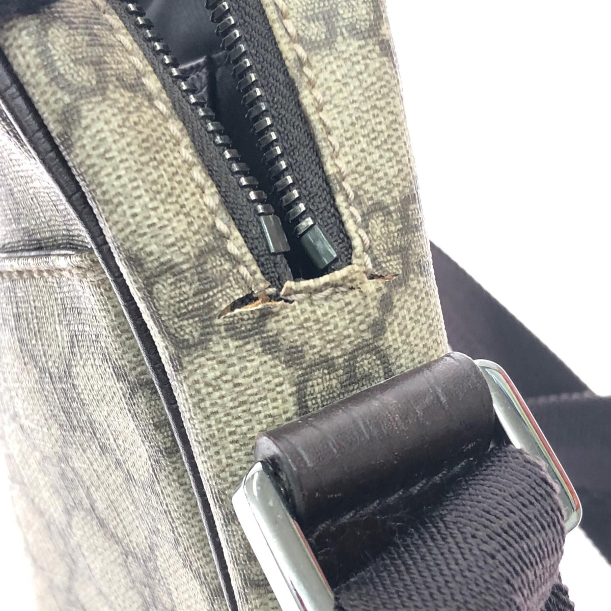 Gucci Shoulder Bag Crossbody GG Supreme Brown — view 8