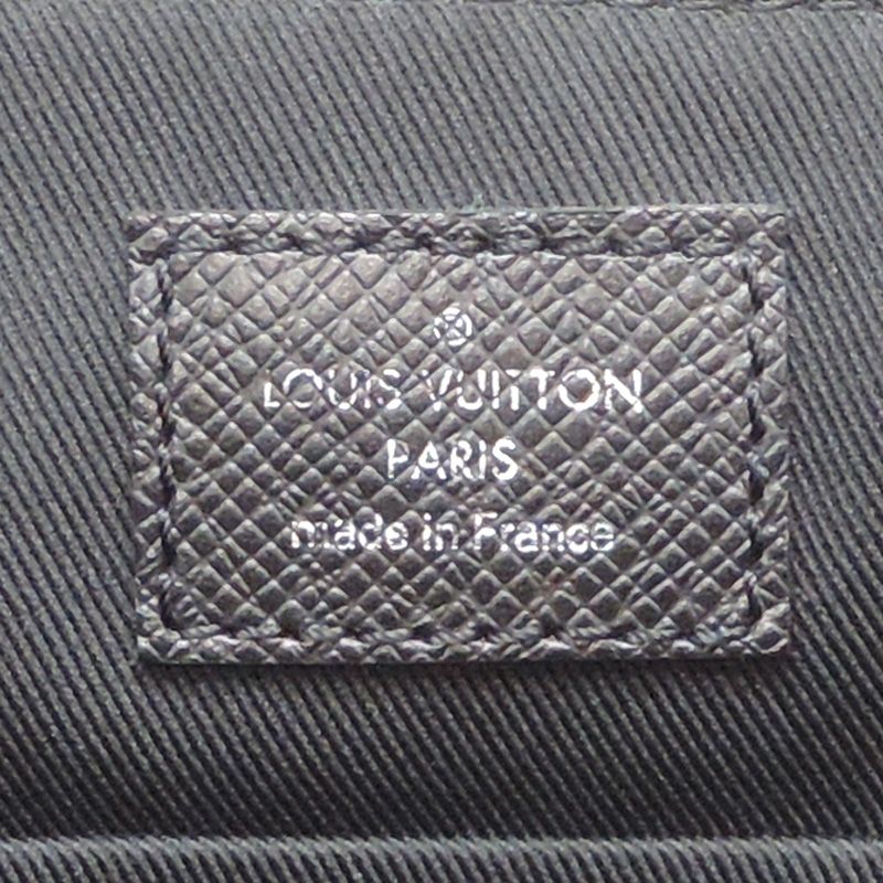 Louis Vuitton Shoulder Bag — view 8