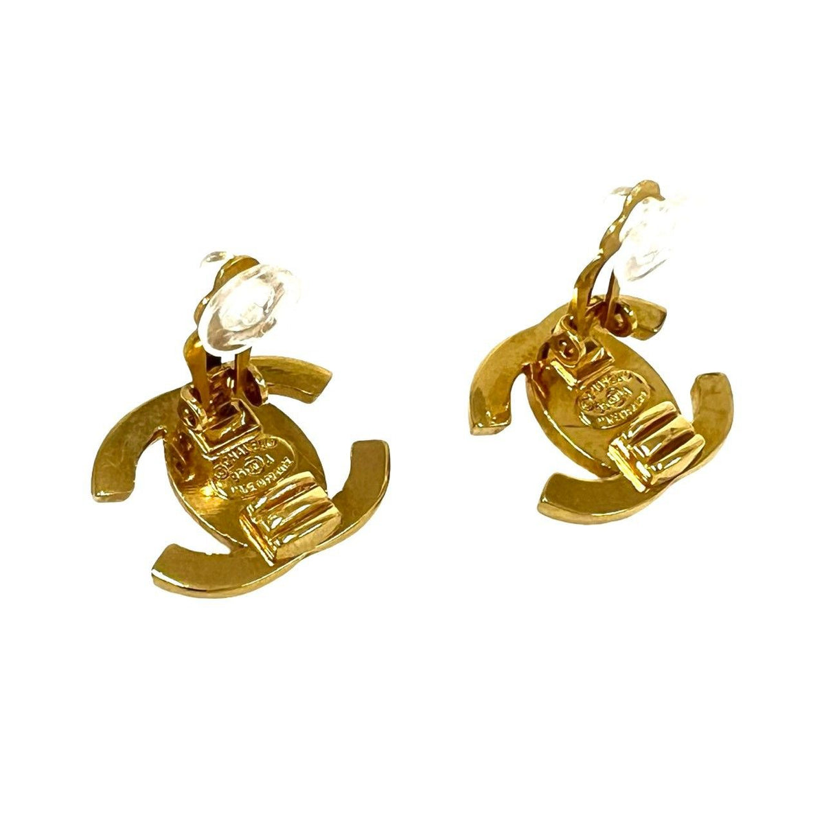 Chanel With Rice 95A Vintage CC Logo Turnlock Motif Earrings Gold — view 6