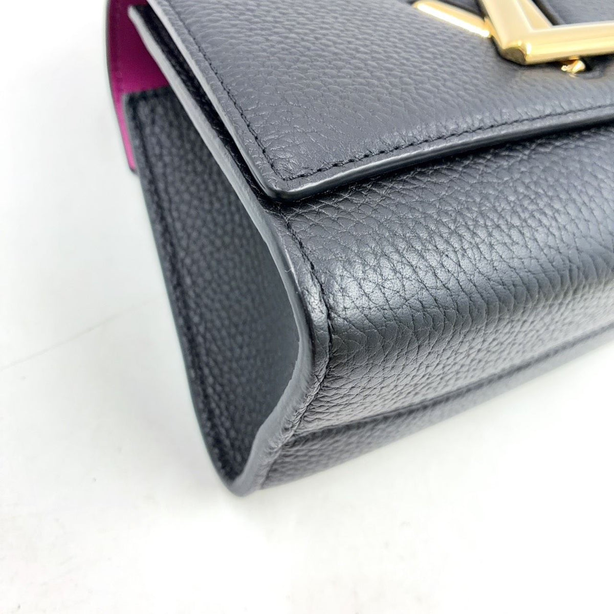 Louis Vuitton Twist One Handle PM Leather Black Handbag Gold — view 8