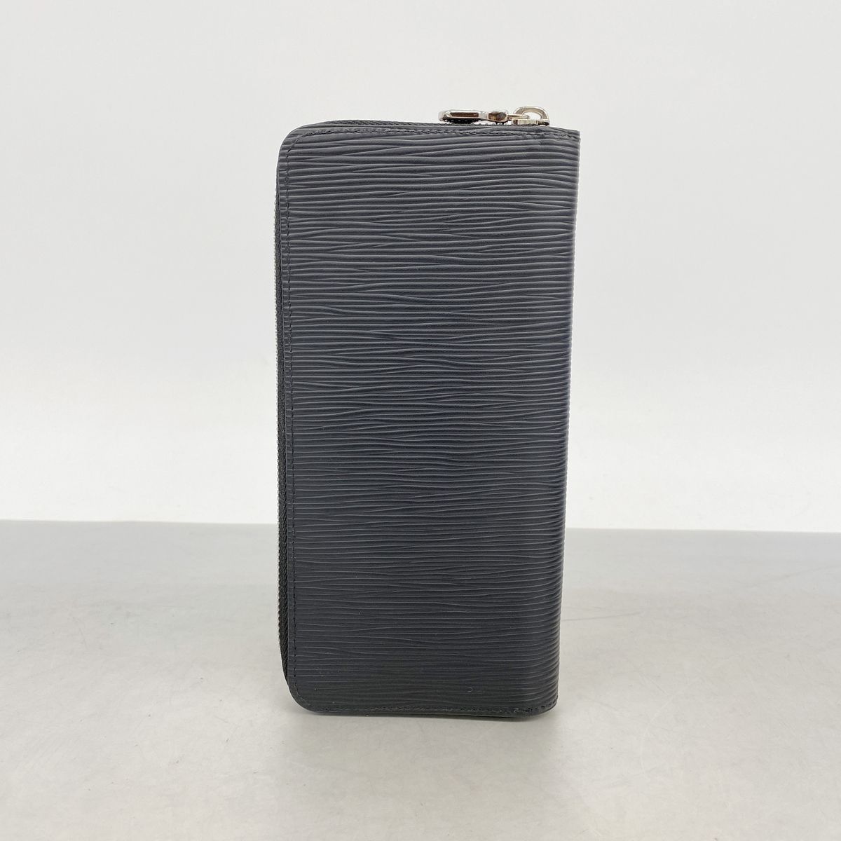 Louis Vuitton Wallet Epi Zippy Vertical Noir — view 5