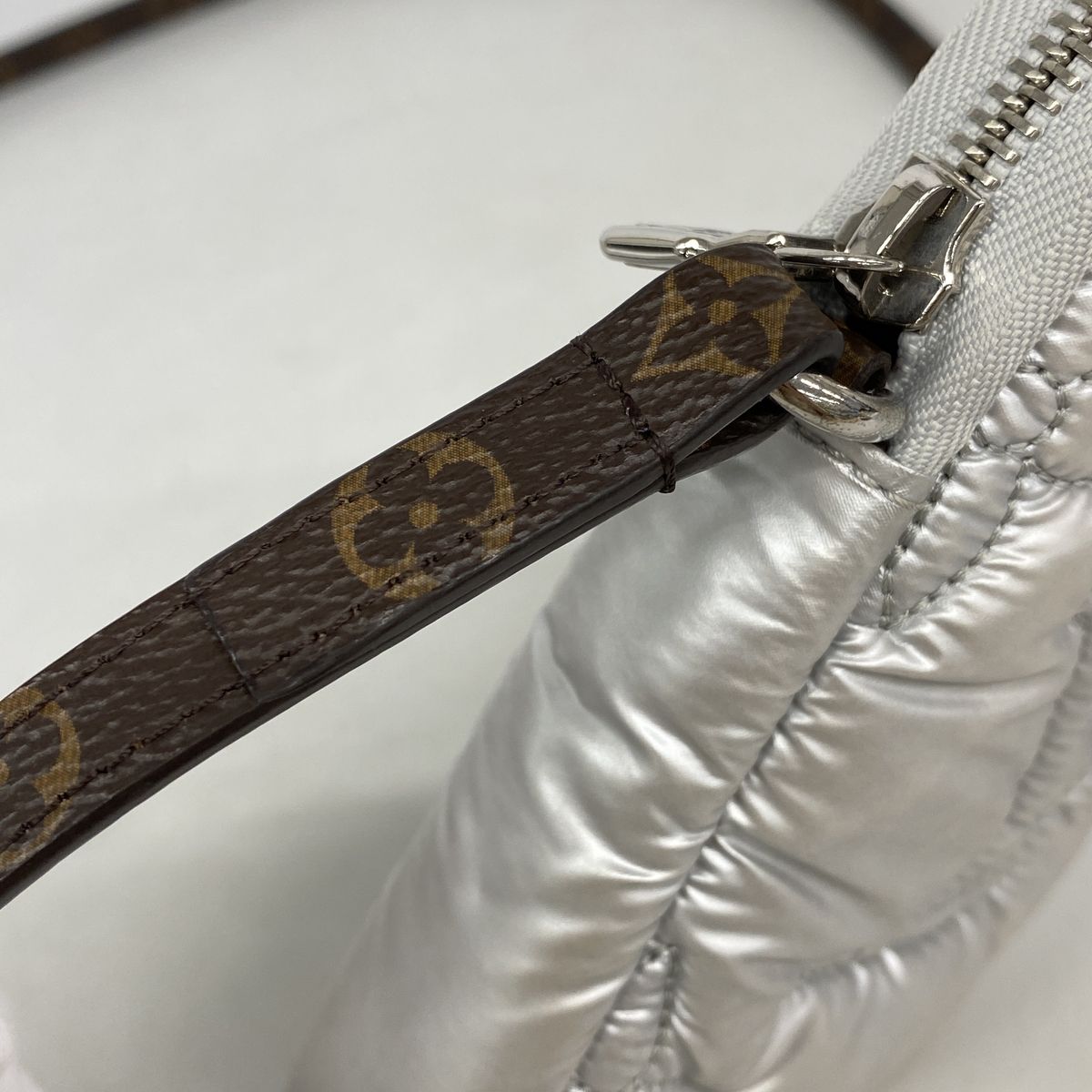 Louis Vuitton Shoulder Bag LV Pillow Phone Pouch Silver — view 8