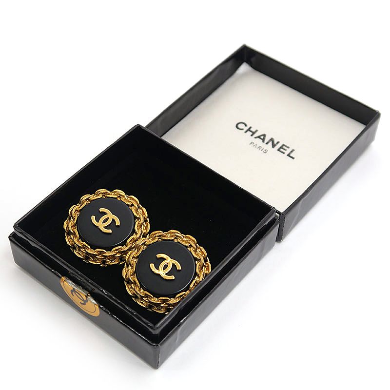 Chanel CC Logo Earrings Vintage Gold — view 8
