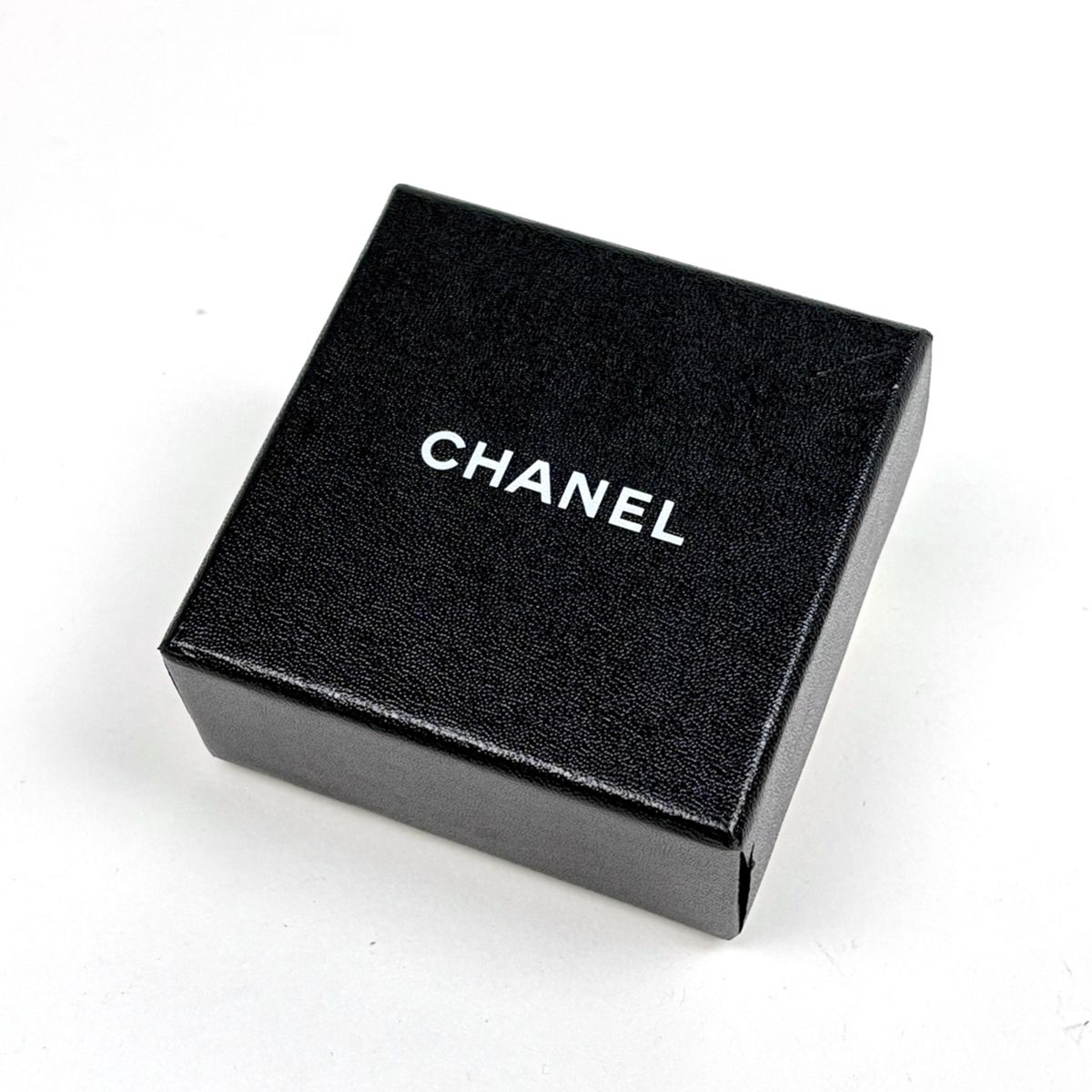 Chanel Earrings CC Logo Clover Heart Swing Silver Plated Faux Pearl Gold — view 7
