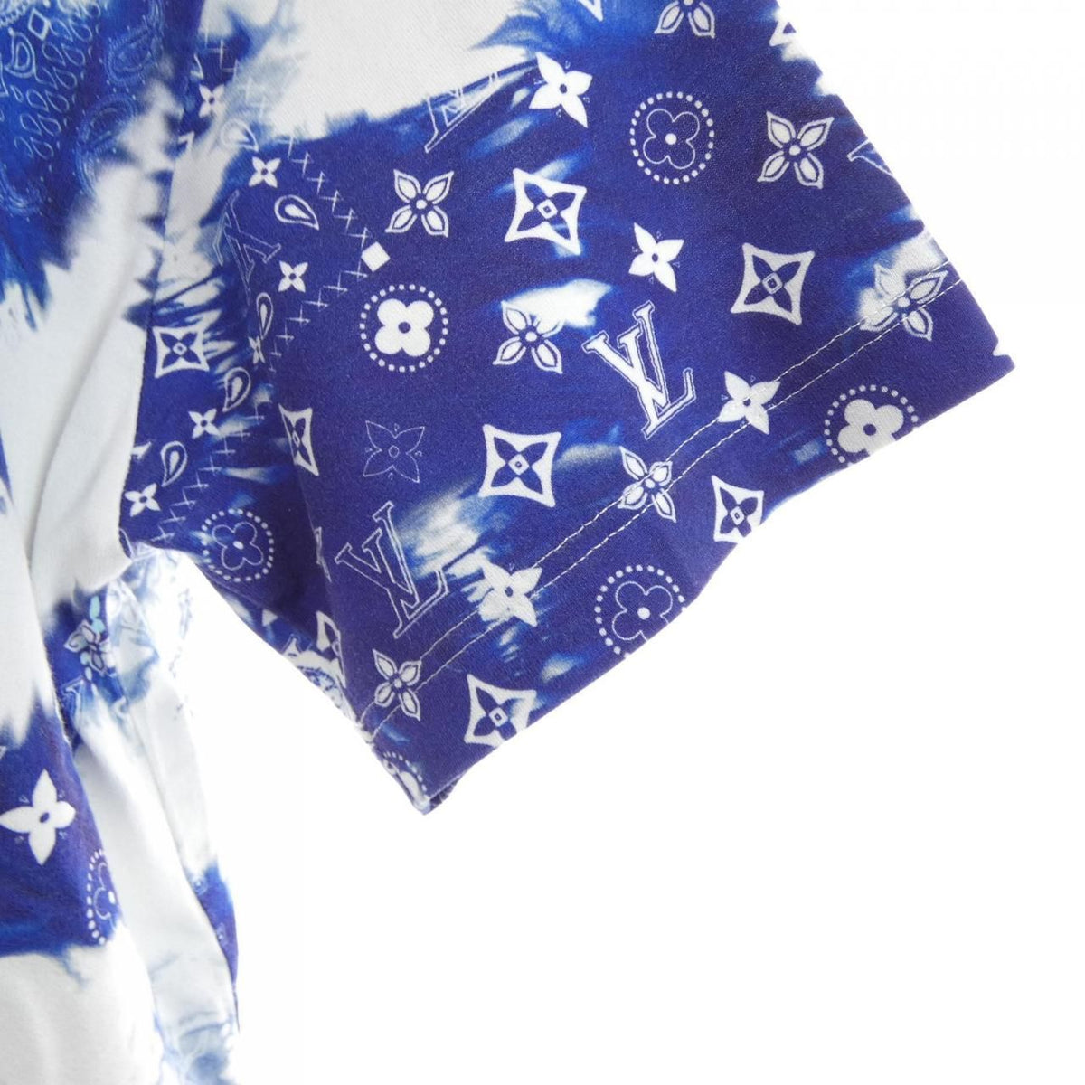 Louis Vuitton Monogram Bandana Print T-Shirt — view 6
