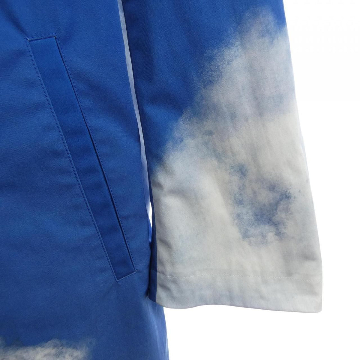 Louis Vuitton Clouds Rain Coat — view 6