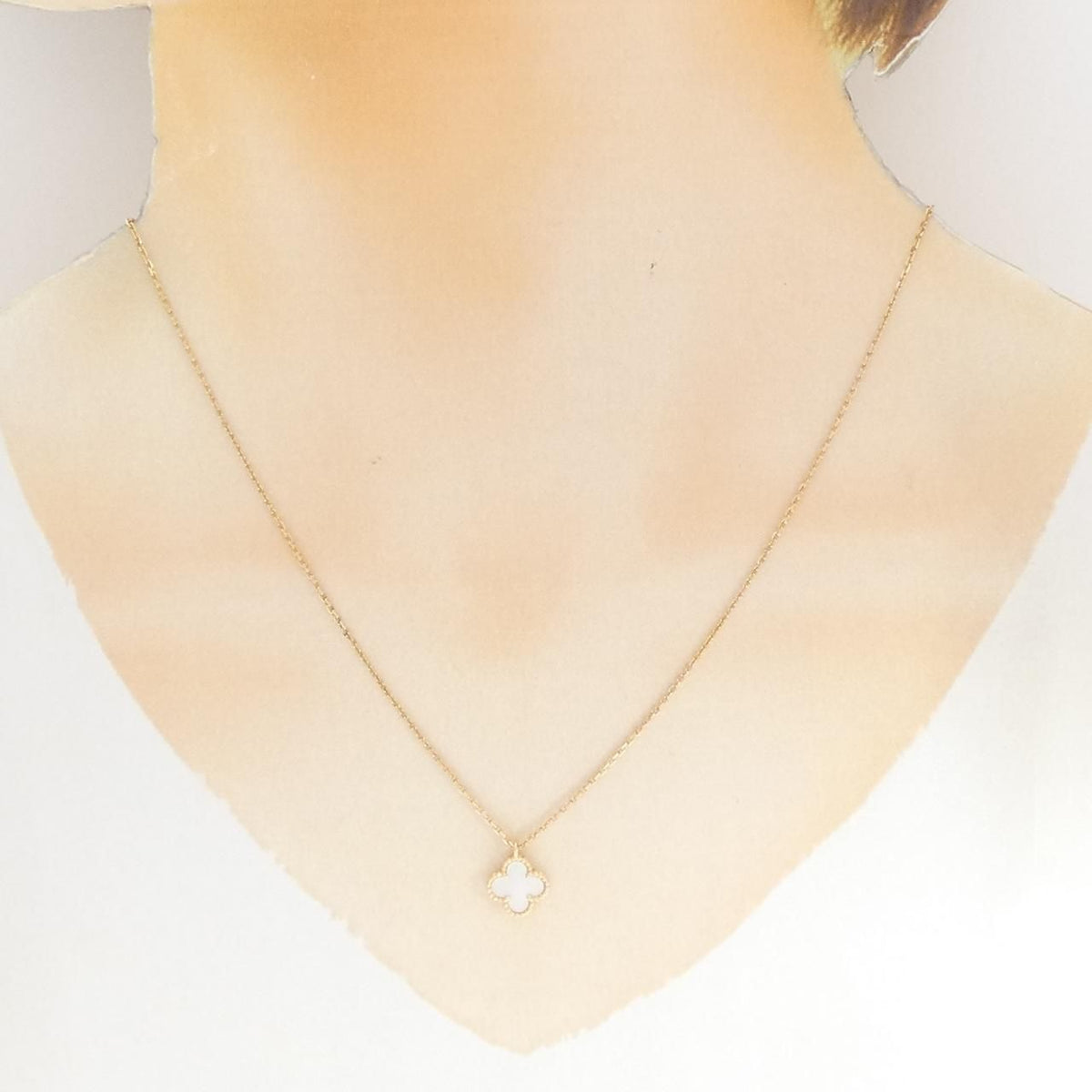 Van Cleef & Arpels Sweet Alhambra Necklace — view 5