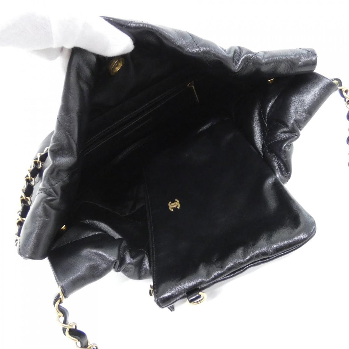 Chanel 22 Line Small Shoulder Bag — view 7