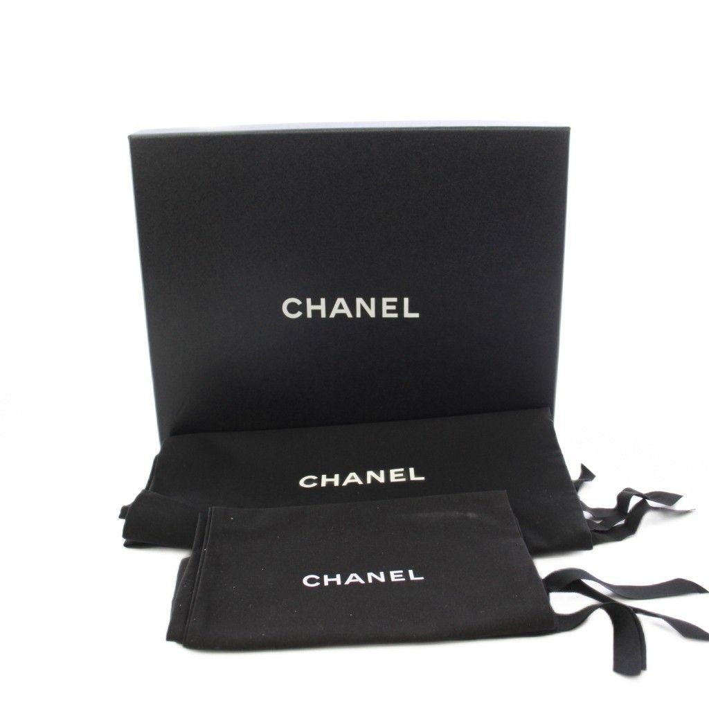 Chanel CC Logo Sneakers Suede White Black — view 8