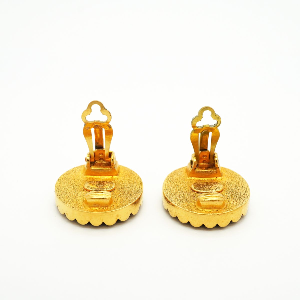 Chanel Earrings Vintage CC Logo Round Circle Gold Plated Black — view 7