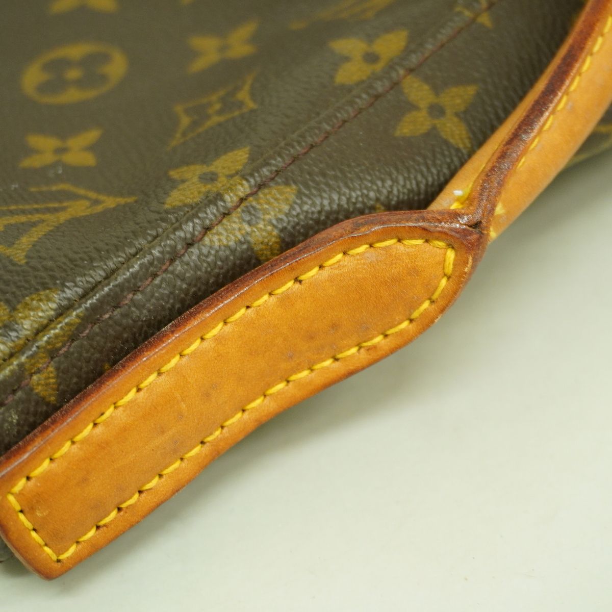 Louis Vuitton Shoulder Bag Monogram Looping GM Brown — view 8