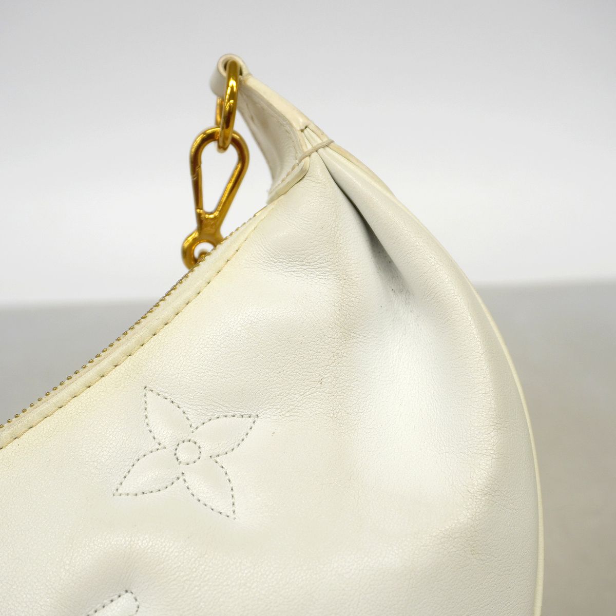 Louis Vuitton Handbag Bubble Glam Over the Moon Snow — view 8