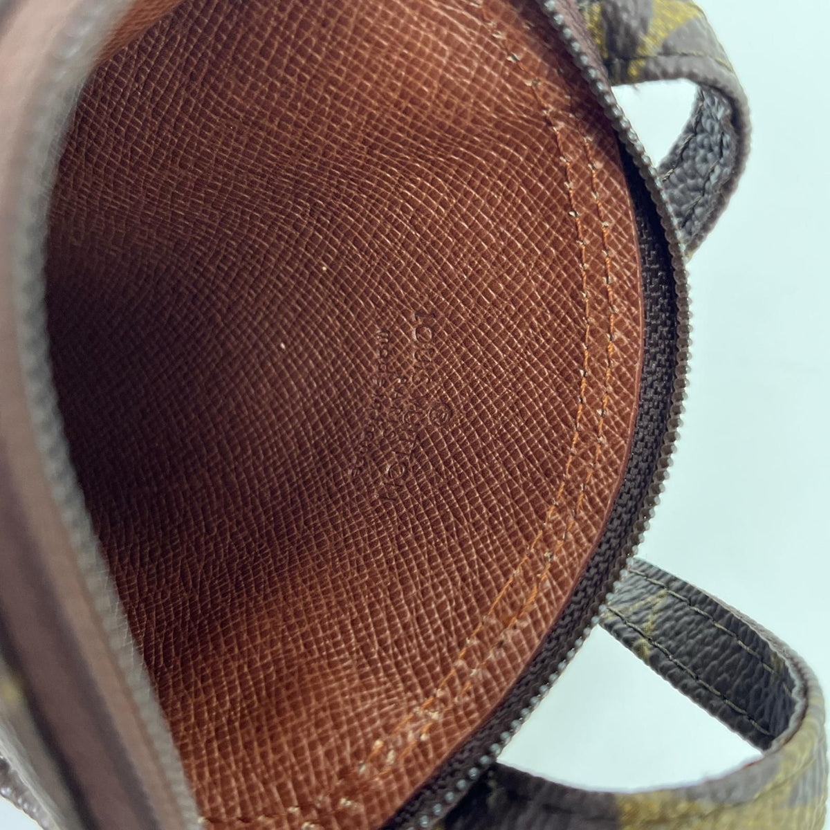 Louis Vuitton Shoulder Pouch Pochette Secret — view 8
