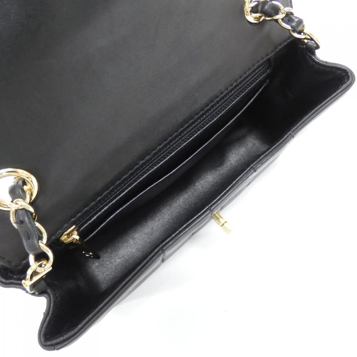 Chanel Vintage Shoulder Bag — view 8