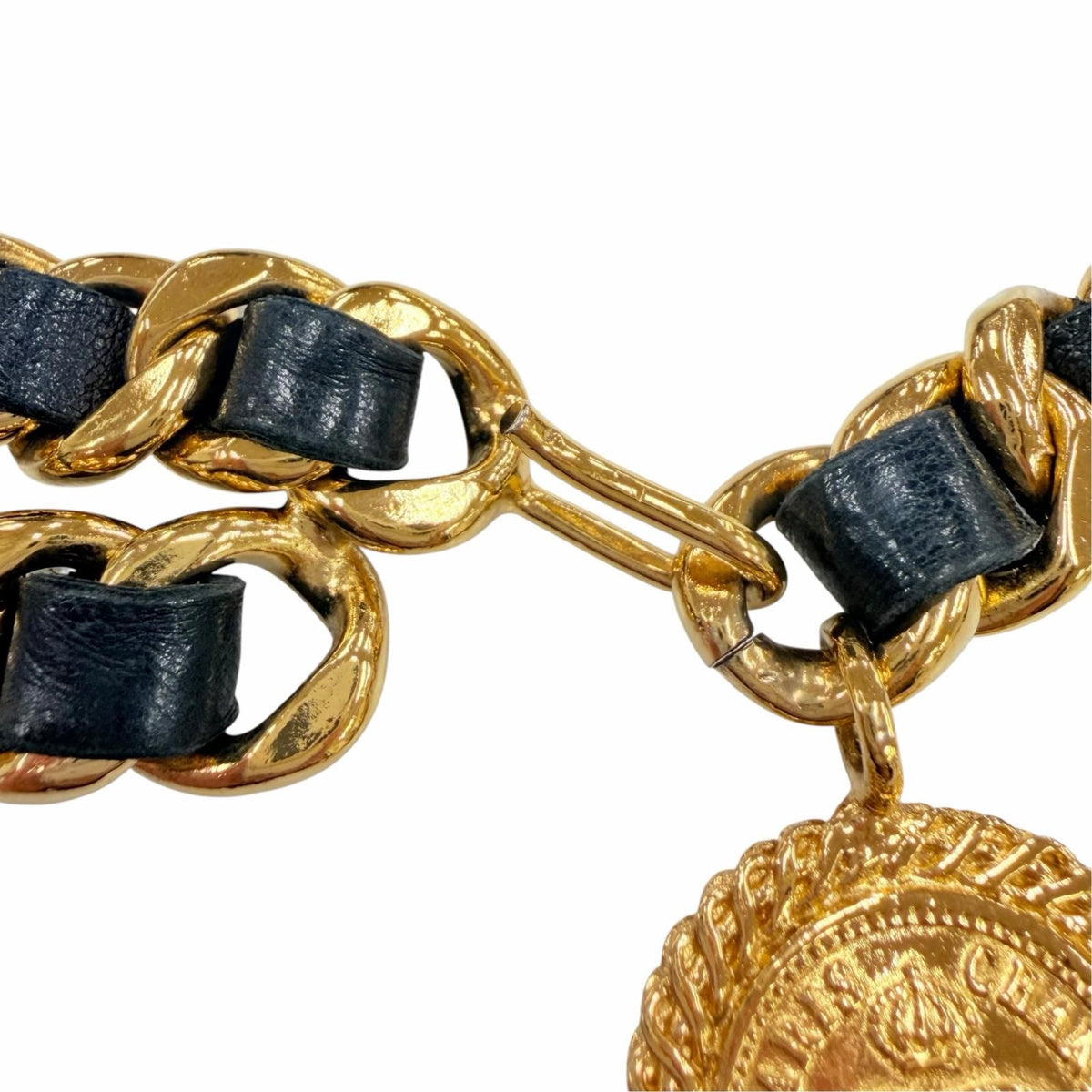 Chanel Vintage 31 Rue Cambon CC Logo Coin Motif Leather Usage Chain Belt Gold — view 6