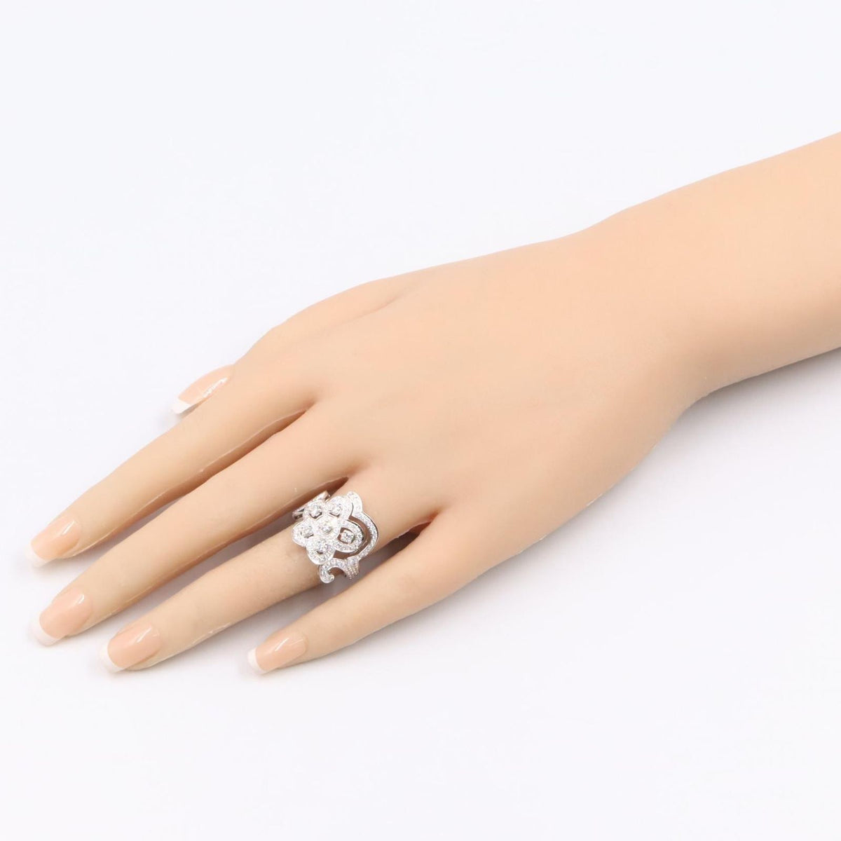 Van Cleef & Arpels Ring Dentelle Diamond 18k White Gold — view 8