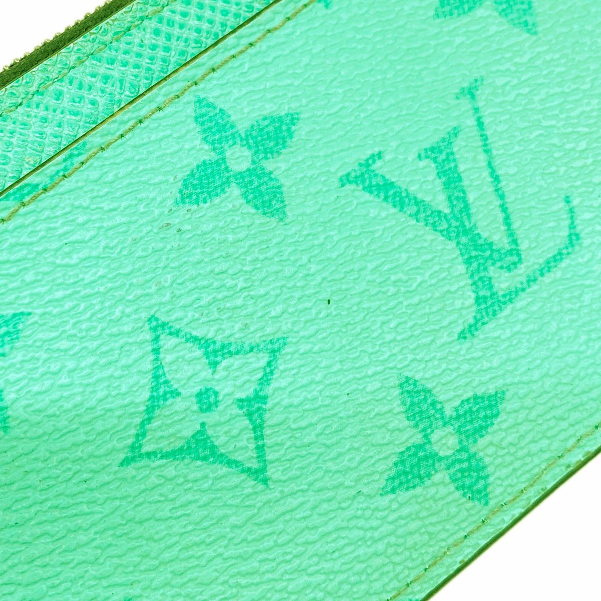 Louis Vuitton Taigarama Coin Card Holder Minty Green — view 8