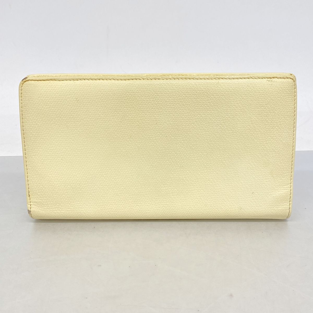Chanel Wallet Coco Buttons Leather Ivory Gold — view 8