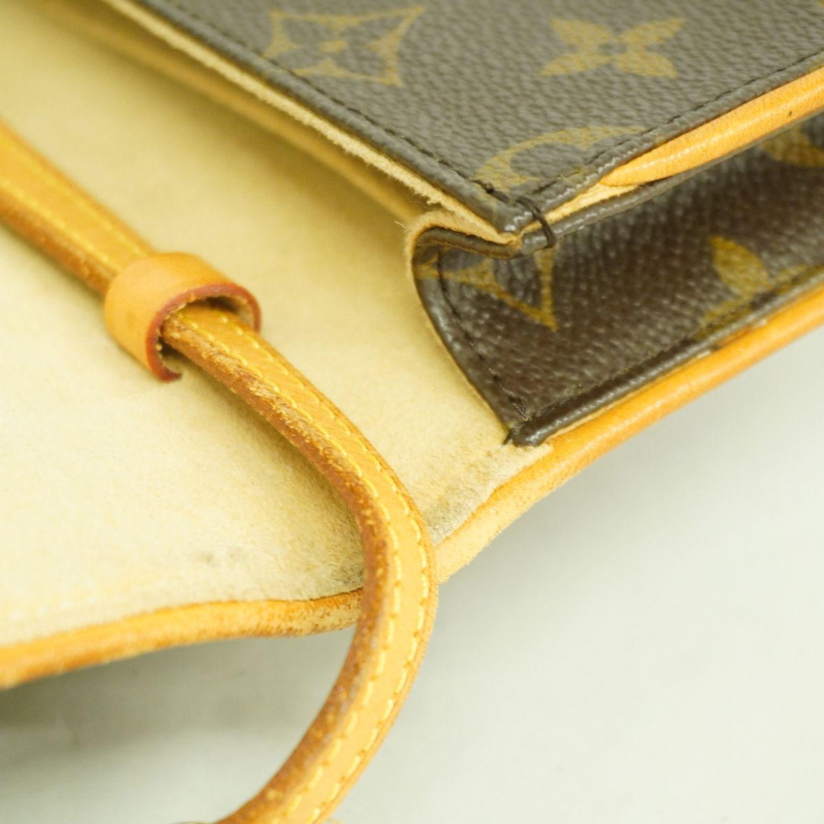 Louis Vuitton Shoulder Bag Monogram Pochette Twin GM Brown — view 8